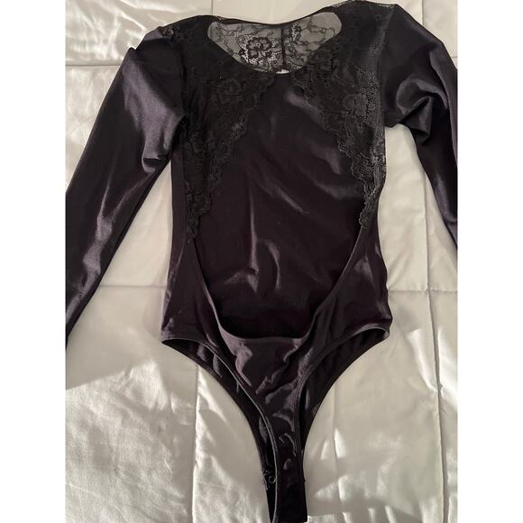 Lulus lace open back black bodysuit sz M/L‎ - Picture 4 of 5